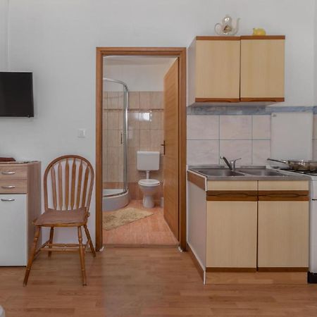 Pet Friendly Apartment In Pinezici With Wifi מראה חיצוני תמונה